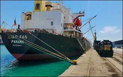 آغاز حمل مستقیم کک از کشتی به واگن در بندر شهید رجایی